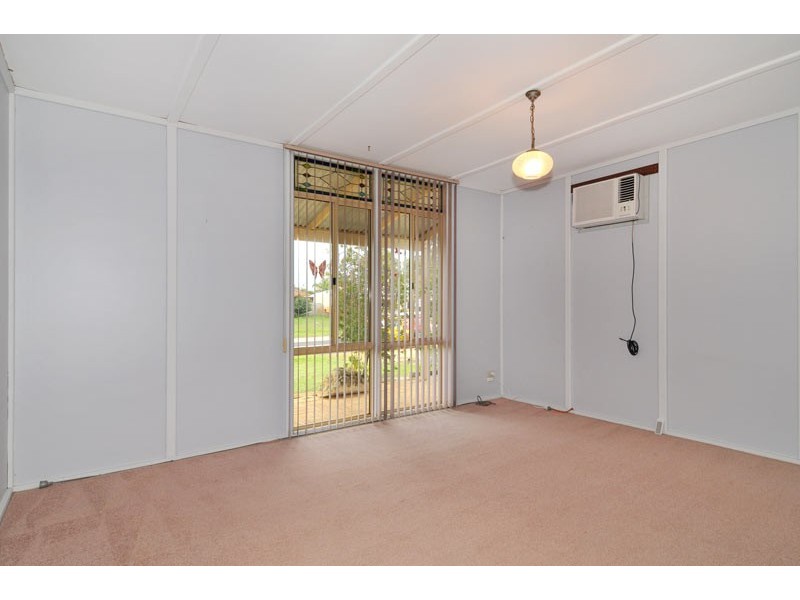 53 Coodanup Drive, Dudley Park WA 6210