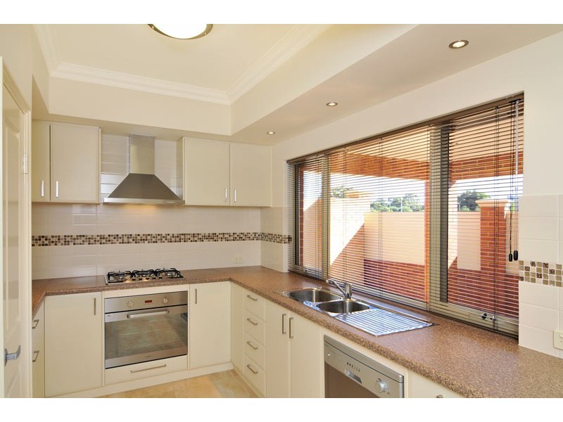 2 Len Howard Drive, Erskine WA 6210