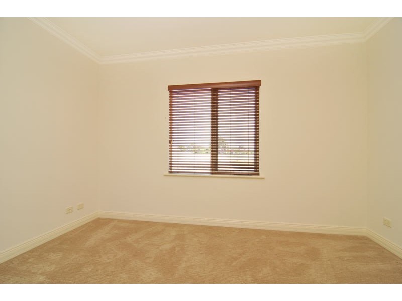 2 Len Howard Drive, Erskine WA 6210