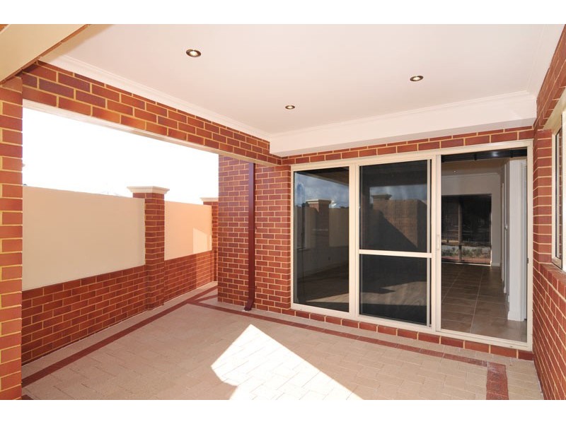 2 Len Howard Drive, Erskine WA 6210