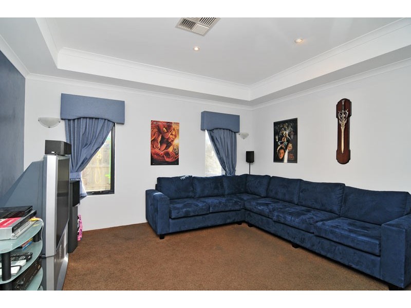 224 Peelwood Parade, Halls Head WA 6210