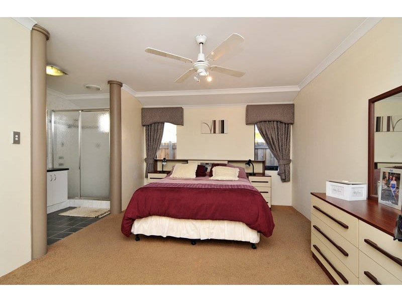 224 Peelwood Parade, Halls Head WA 6210