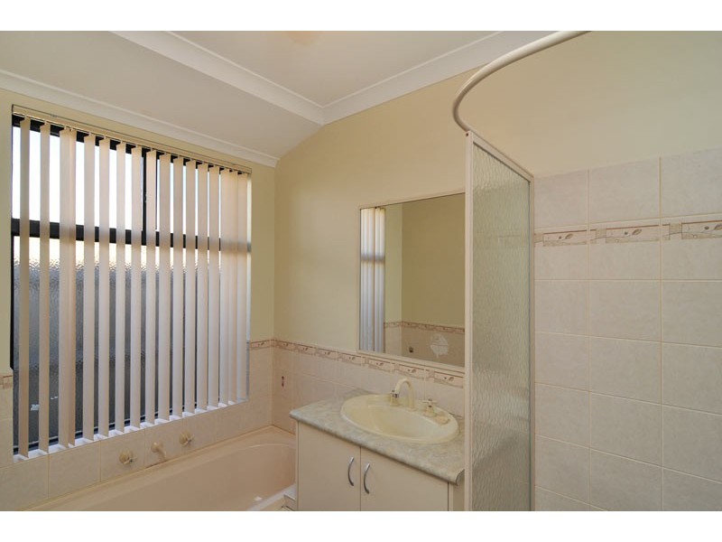 224 Peelwood Parade, Halls Head WA 6210