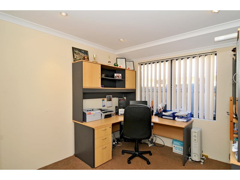 224 Peelwood Parade, Halls Head WA 6210