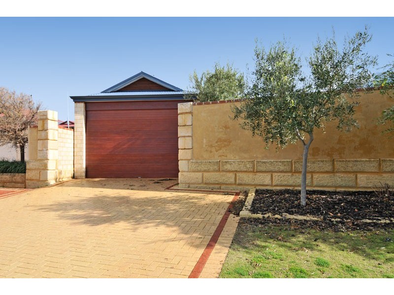 2 Caravel Way, Halls Head WA 6210