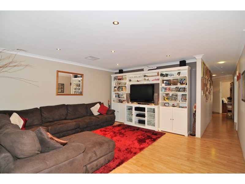 2 Caravel Way, Halls Head WA 6210