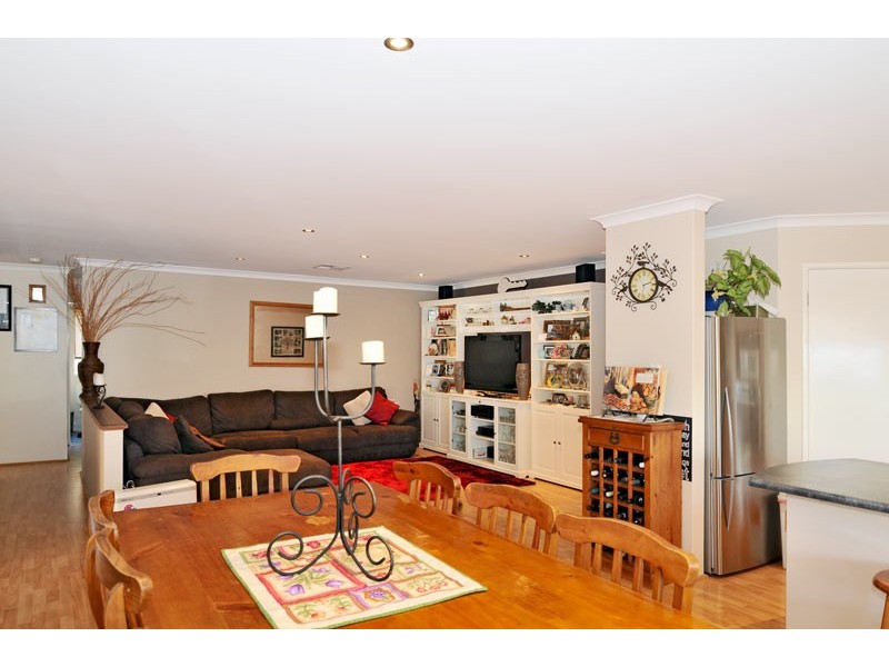 2 Caravel Way, Halls Head WA 6210
