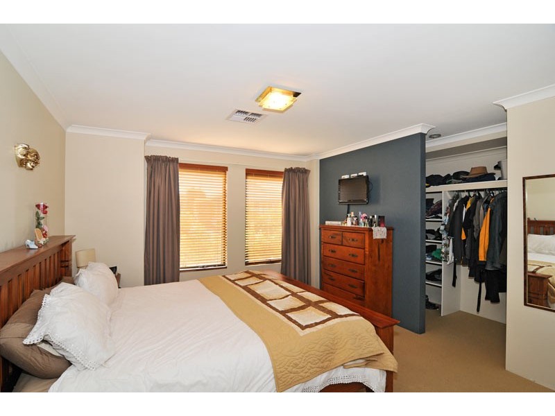 2 Caravel Way, Halls Head WA 6210
