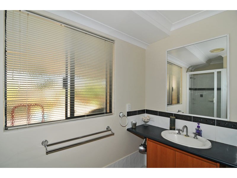 2 Caravel Way, Halls Head WA 6210