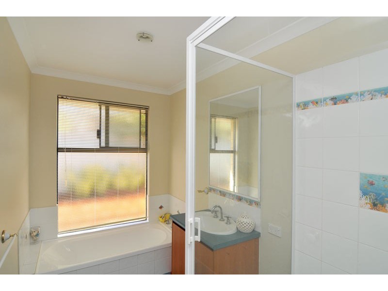 2 Caravel Way, Halls Head WA 6210