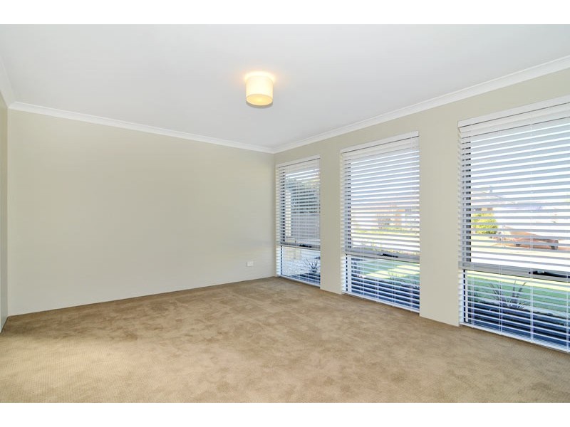 5 Heyerdahl Way, Dudley Park WA 6210