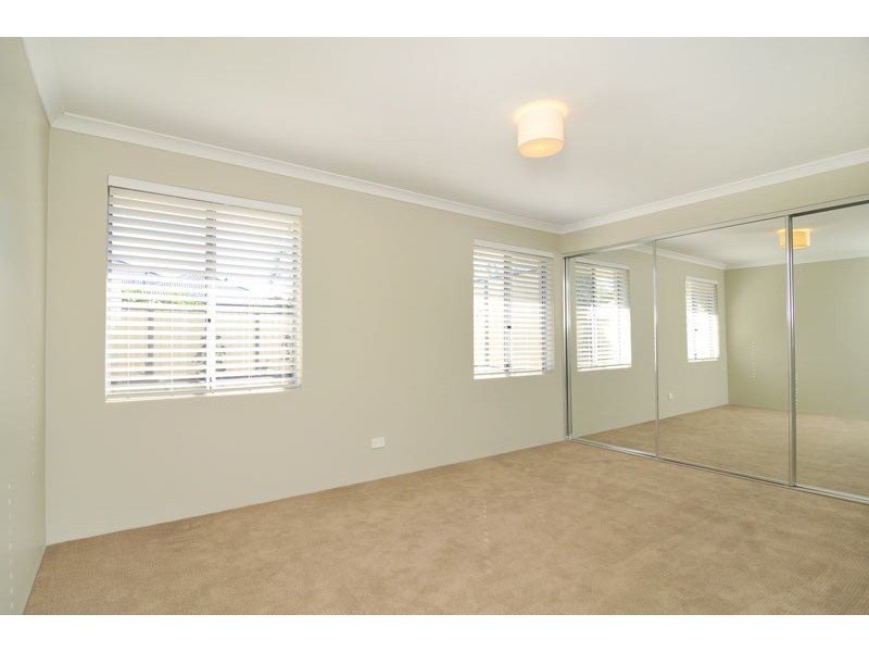 5 Heyerdahl Way, Dudley Park WA 6210