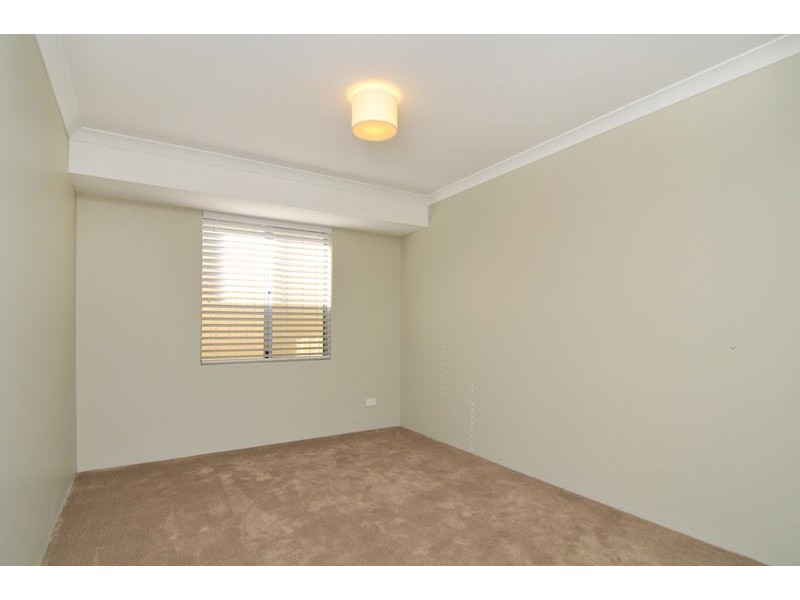 5 Heyerdahl Way, Dudley Park WA 6210