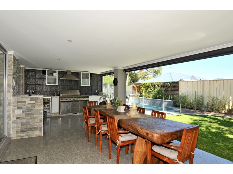 13 Heyerdahl Way, Dudley Park WA 6210