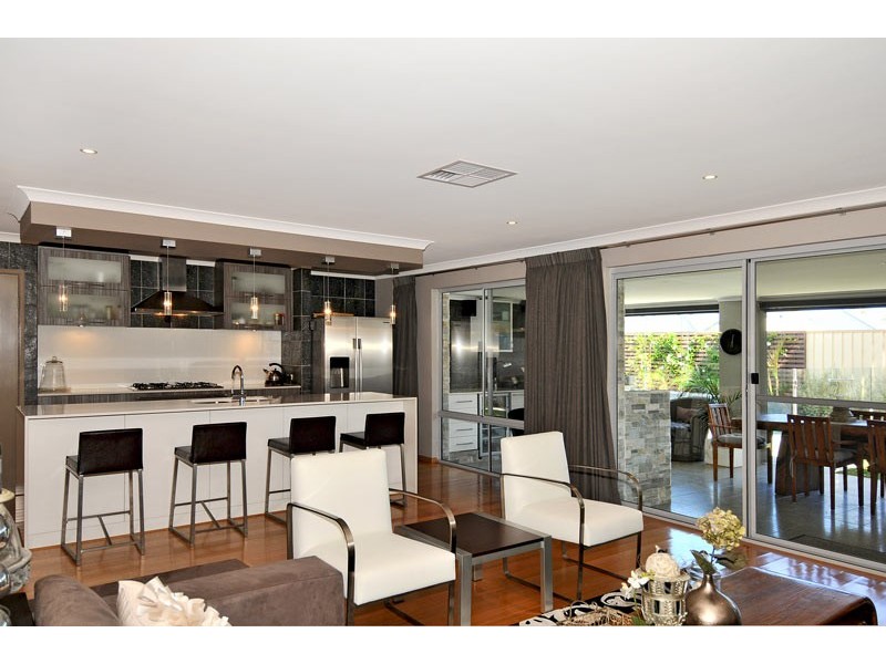 13 Heyerdahl Way, Dudley Park WA 6210