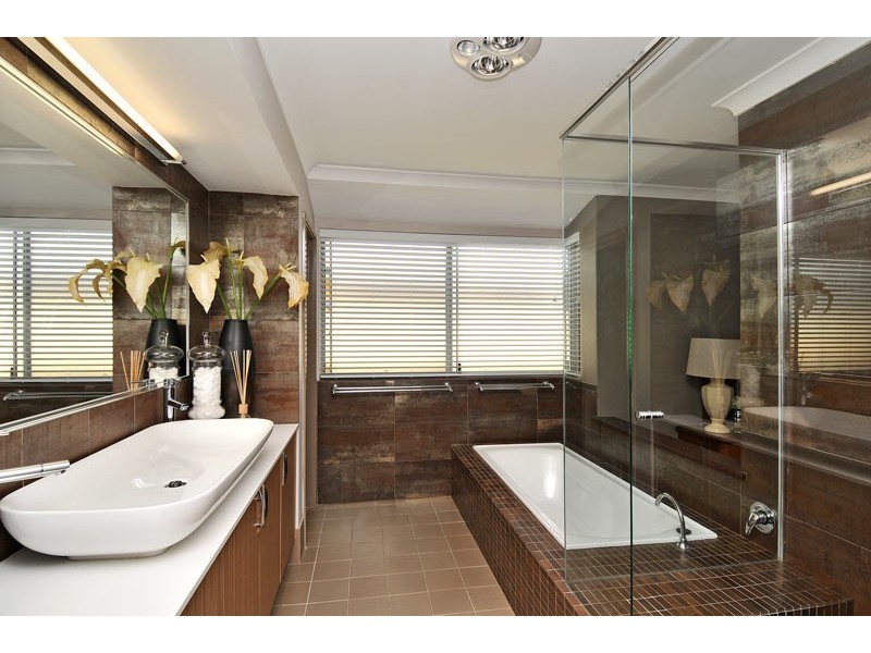 13 Heyerdahl Way, Dudley Park WA 6210