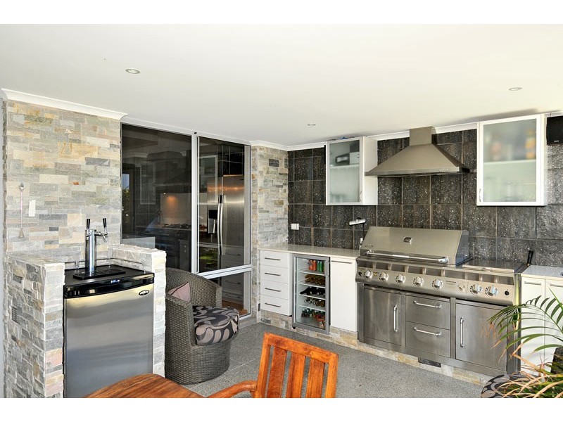 13 Heyerdahl Way, Dudley Park WA 6210