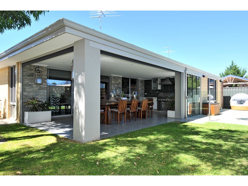 13 Heyerdahl Way, Dudley Park WA 6210