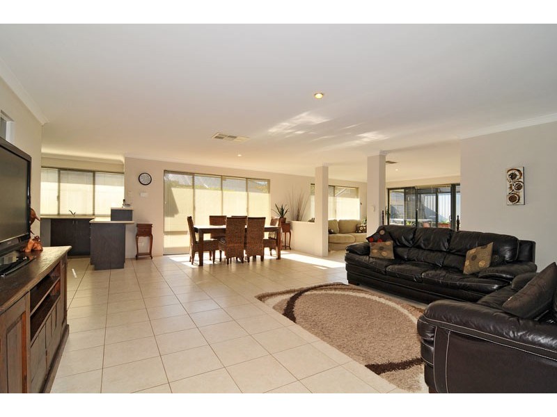 7 Brackenridge Ramble, Meadow Springs WA 6210