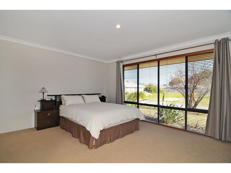 7 Brackenridge Ramble, Meadow Springs WA 6210