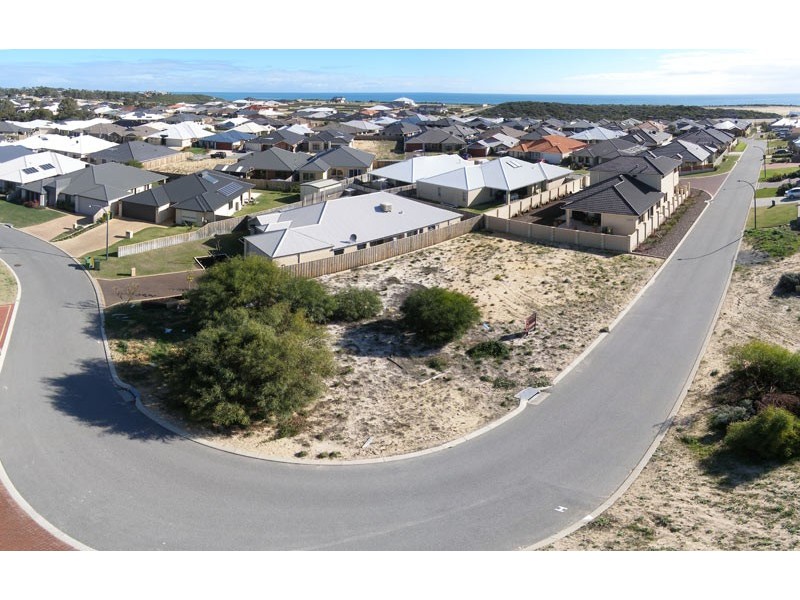 22 Marsdenia Road, Halls Head WA 6210