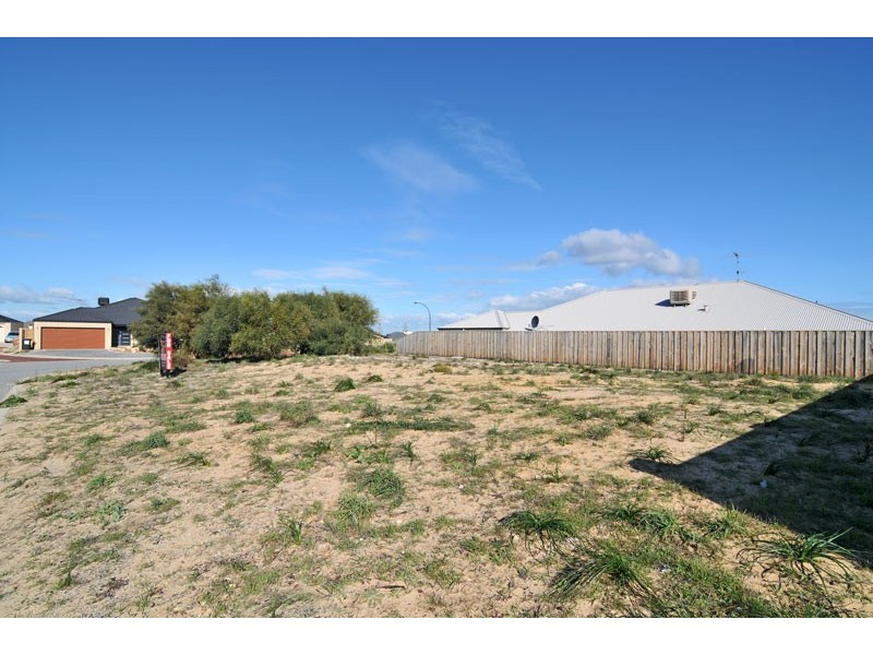 22 Marsdenia Road, Halls Head WA 6210