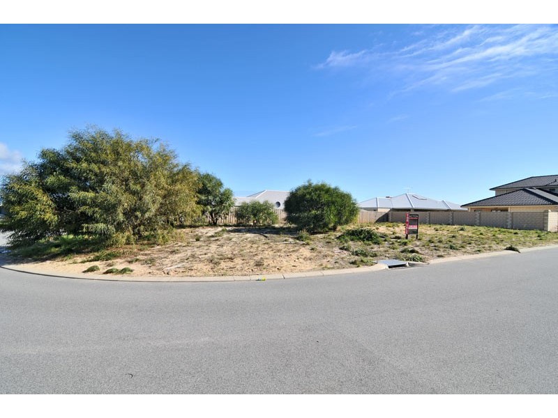 22 Marsdenia Road, Halls Head WA 6210