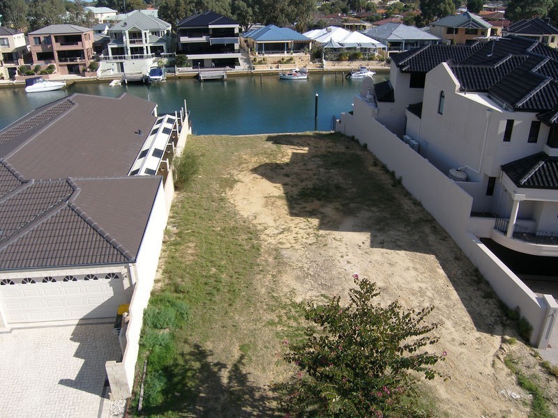 17 Aztec Island Retreat, Halls Head WA 6210