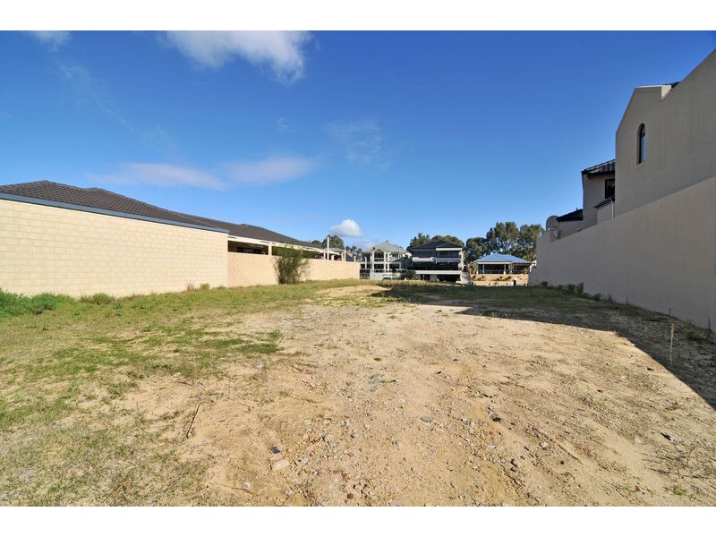 17 Aztec Island Retreat, Halls Head WA 6210