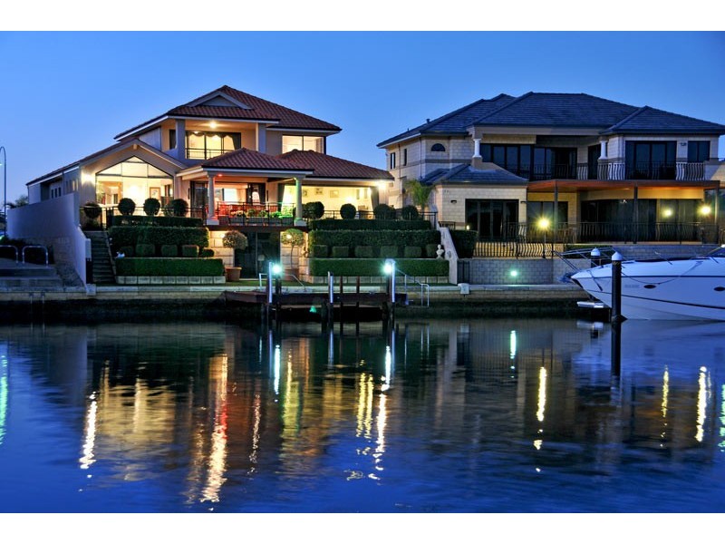 15 Picaroon Place, Halls Head WA 6210