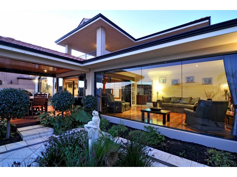 15 Picaroon Place, Halls Head WA 6210