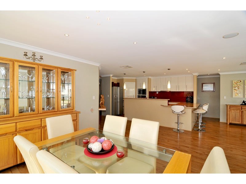 14 Ravendale Drive, Dudley Park WA 6210