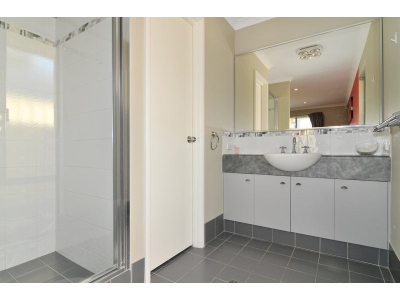 14 Ravendale Drive, Dudley Park WA 6210