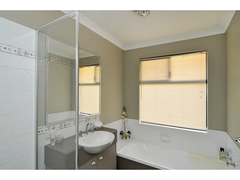 14 Ravendale Drive, Dudley Park WA 6210