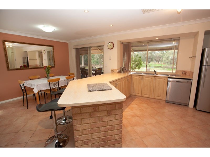 85 Shenton Road, Barragup WA 6209