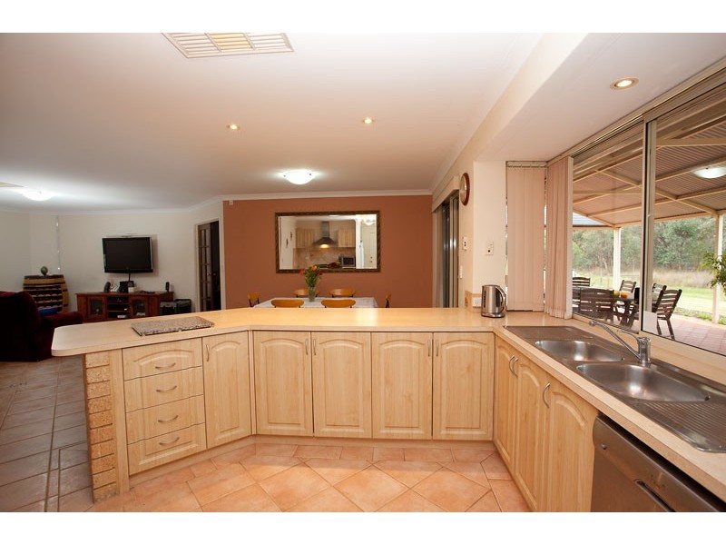 85 Shenton Road, Barragup WA 6209