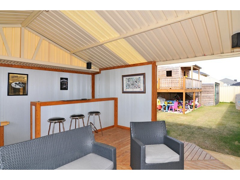 5 Jileroo Brace, Lakelands WA 6180