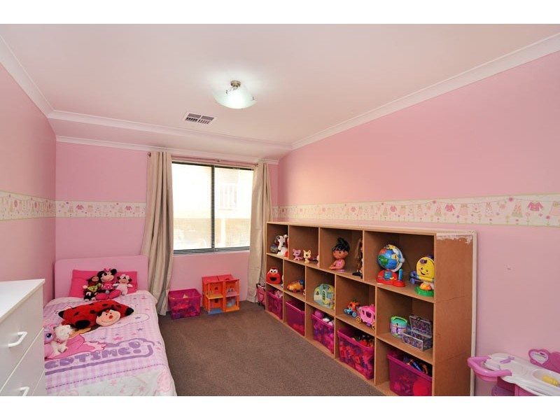 5 Jileroo Brace, Lakelands WA 6180