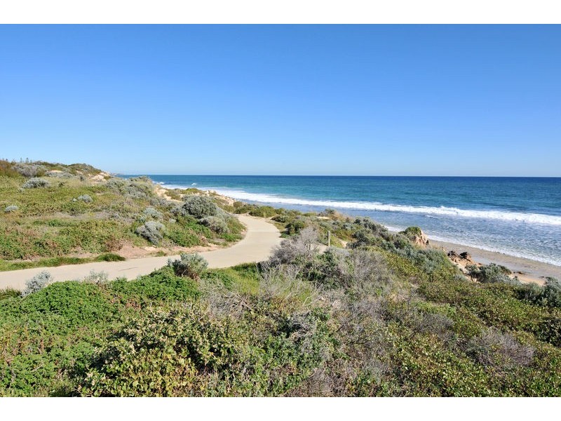98 Boardwalk Boulevard, Halls Head WA 6210