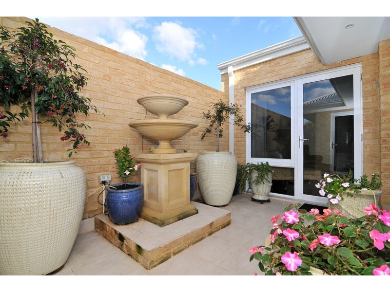 121 Hudson Drive, Dudley Park WA 6210