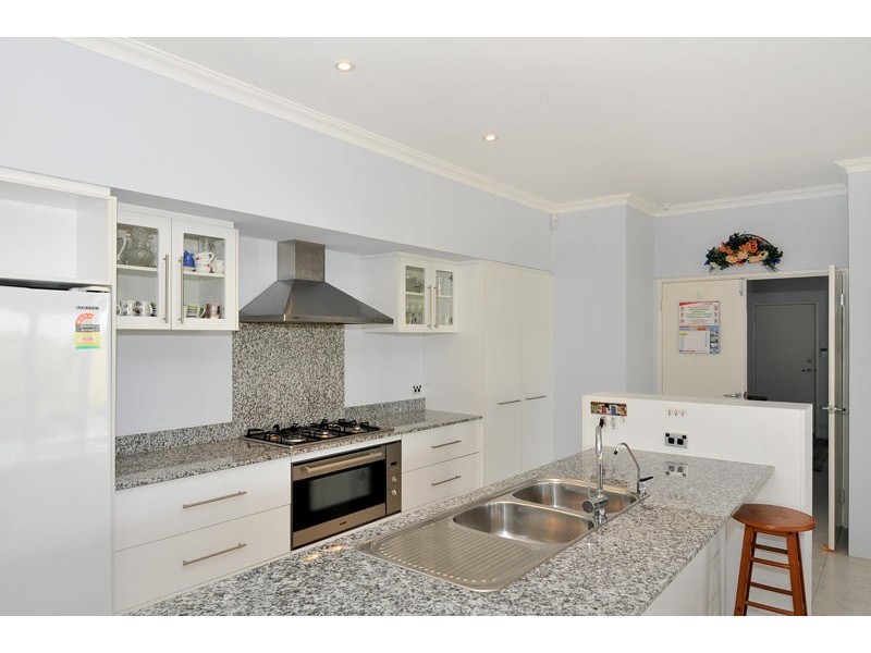 10 George Hibbert Road, Madora Bay WA 6210