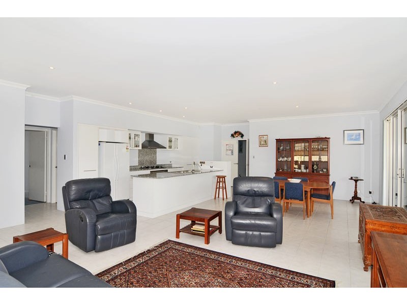 10 George Hibbert Road, Madora Bay WA 6210