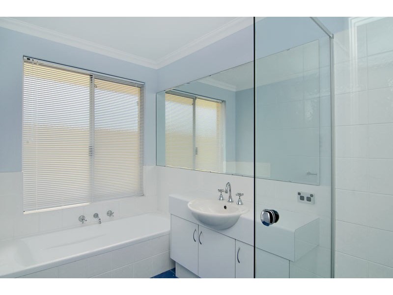 10 George Hibbert Road, Madora Bay WA 6210