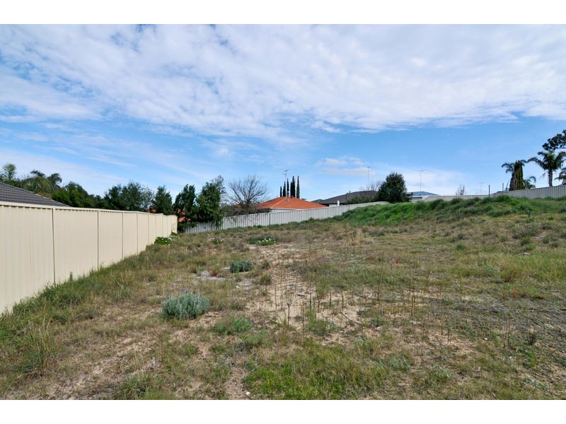 14B Lambourne Place, Halls Head WA 6210
