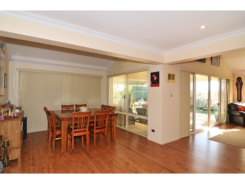 31 Teague Way, Lakelands WA 6180