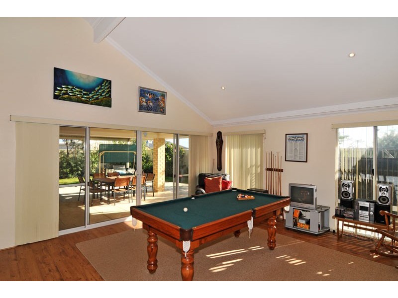 31 Teague Way, Lakelands WA 6180