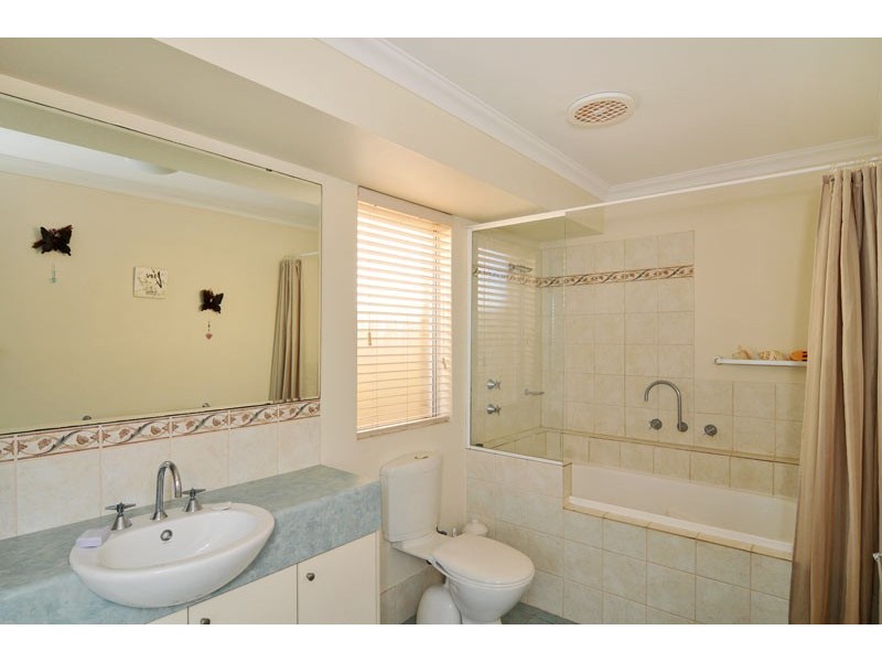 31 Teague Way, Lakelands WA 6180