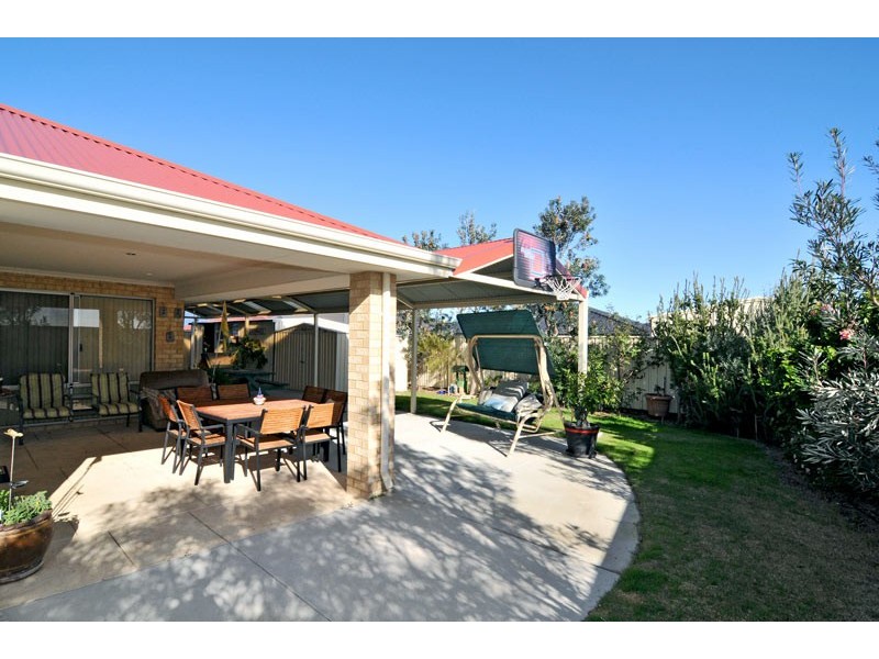 31 Teague Way, Lakelands WA 6180