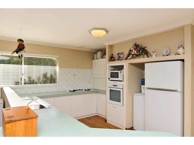 15 Kingfisher Drive, Halls Head WA 6210