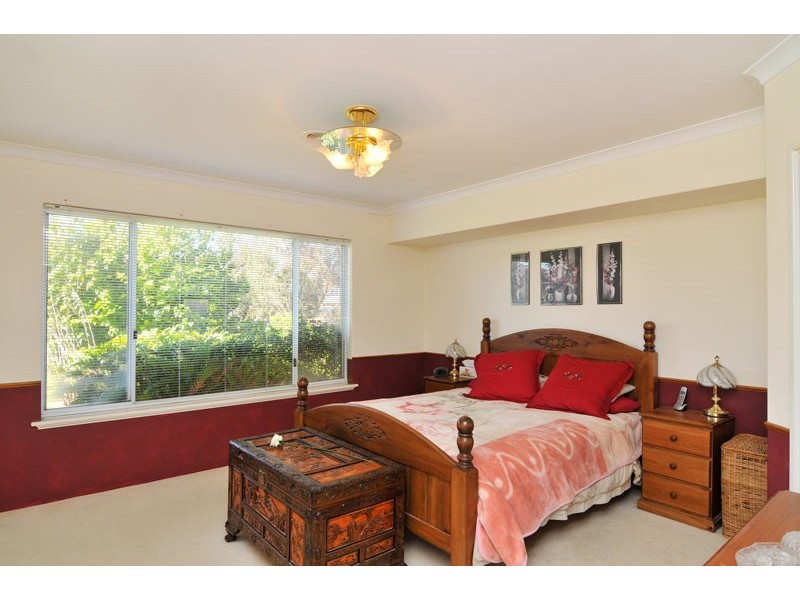 15 Kingfisher Drive, Halls Head WA 6210